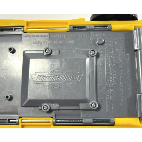 Transformers Bumblebee Micro Machines Autobot Action Playset - Picture 15 of 16